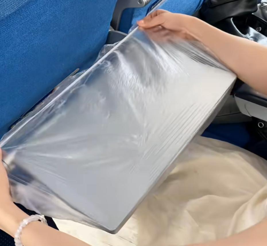 缺德高鐵乘客的各種不文明行為,令多種火車即棄隔套大賣。小紅書 缺德高鐵乘客的各種不文明行為,令多種火車即棄隔套大賣。小紅書