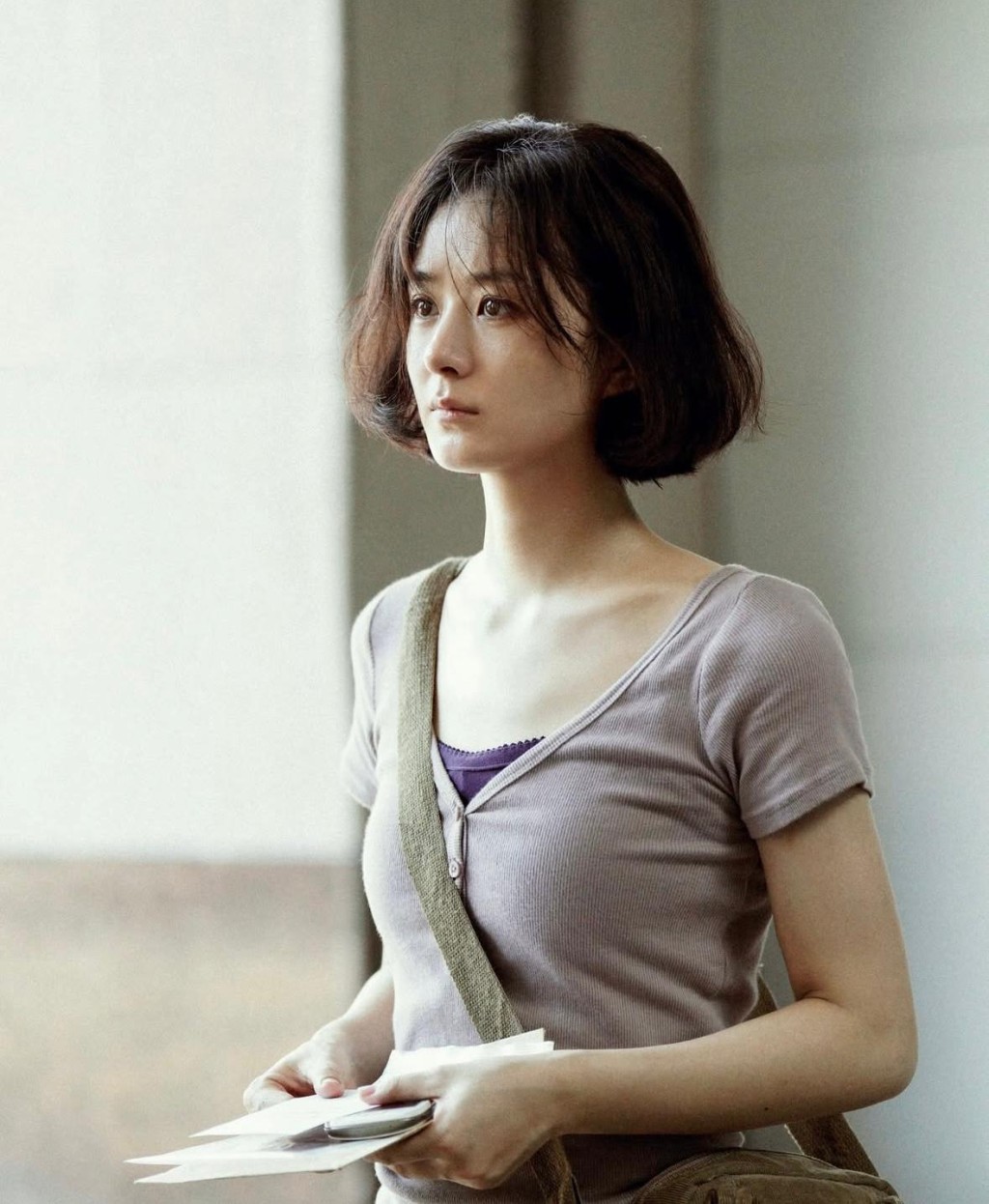 趙麗穎在《向陽•花》改戲路,演爛命一條的狠母,靠手語溝通聽聾人女兒溝通。 趙麗穎在《向陽•花》改戲路,演爛命一條的狠母,靠手語溝通聽聾人女兒溝通。