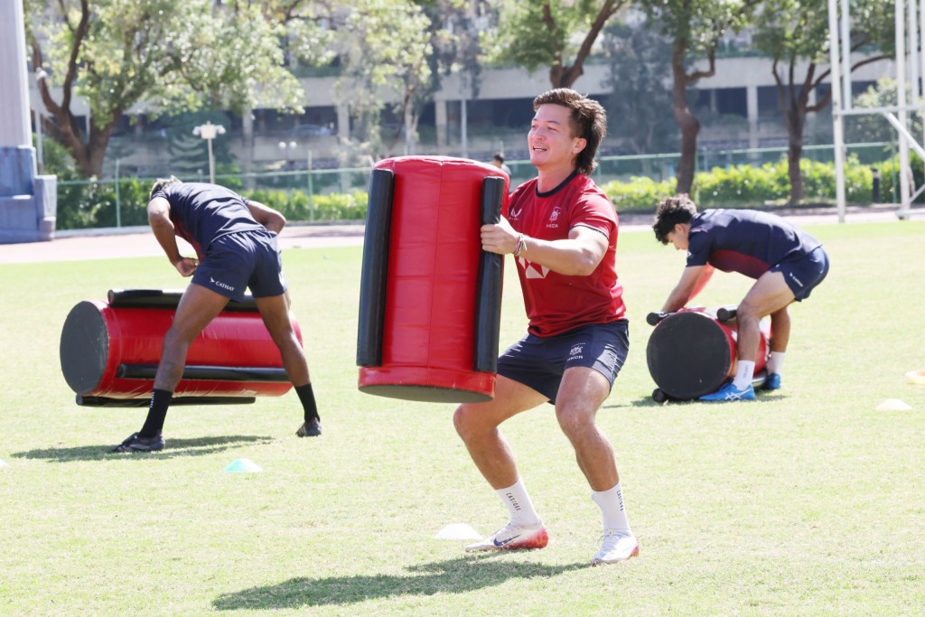 蔡紀駿周三跟隊進行公開訓練。徐嘉華攝 蔡紀駿周三跟隊進行公開訓練。徐嘉華攝