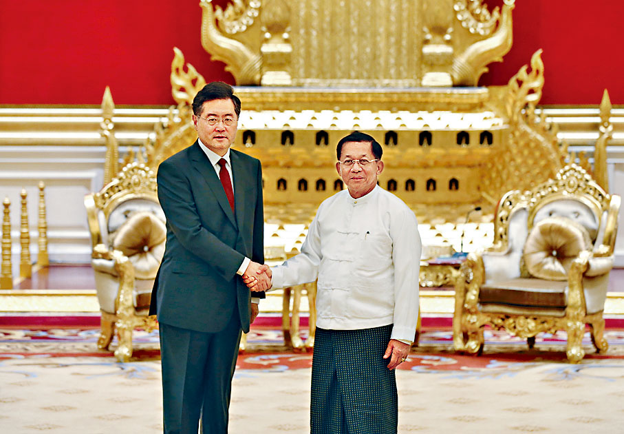 秦刚早前会见缅甸领导人敏昂莱。