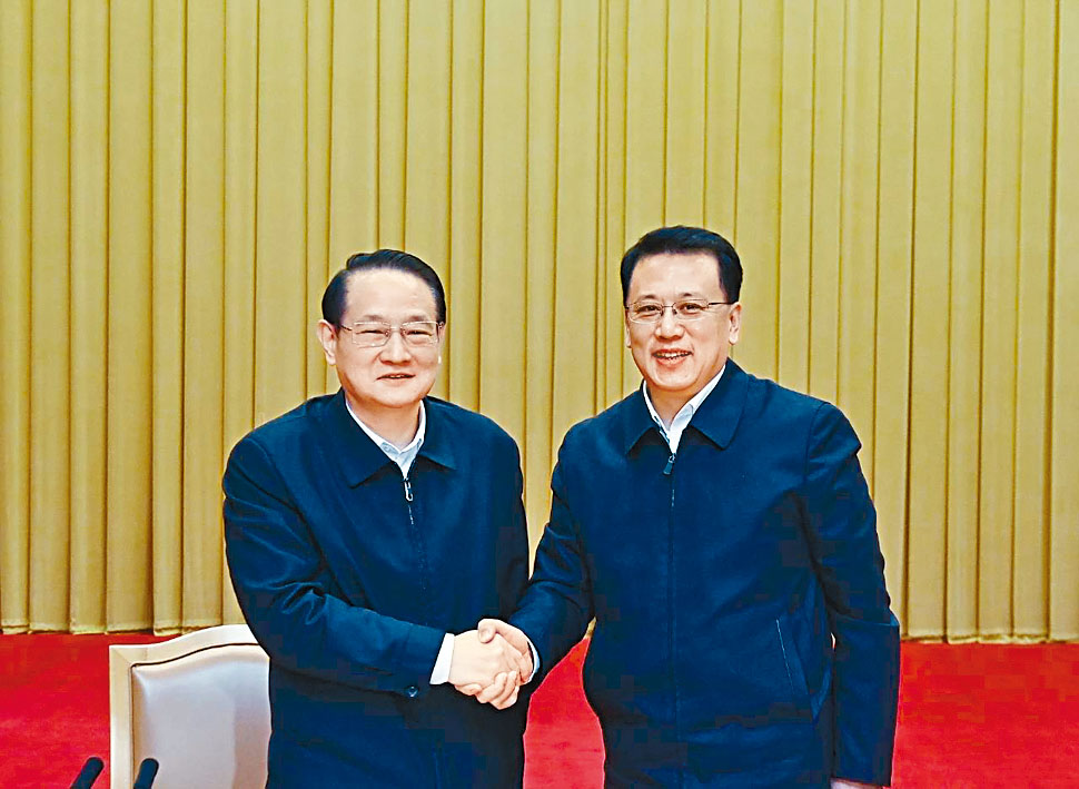 易煉紅（左）接替袁家軍（右）任浙江書記。