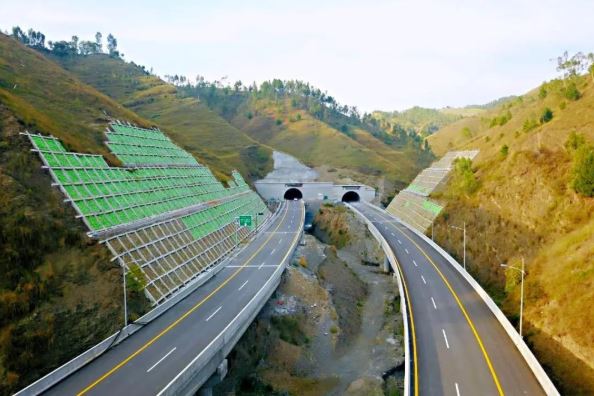 巴基斯坦喀喇昆仑公路二期项目全线通车。中国交通建设集团