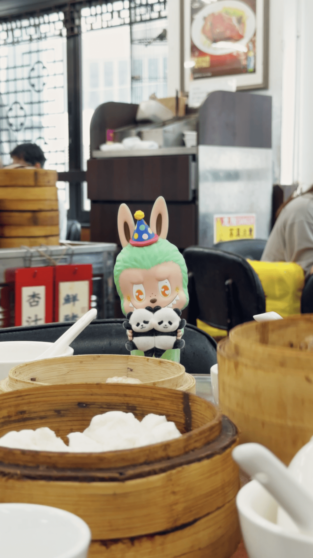 旅發局聯同龍家昇,設計大熊貓生日特別版LABUBU。旅發局供圖 旅發局聯同龍家昇,設計大熊貓生日特別版LABUBU。旅發局供圖