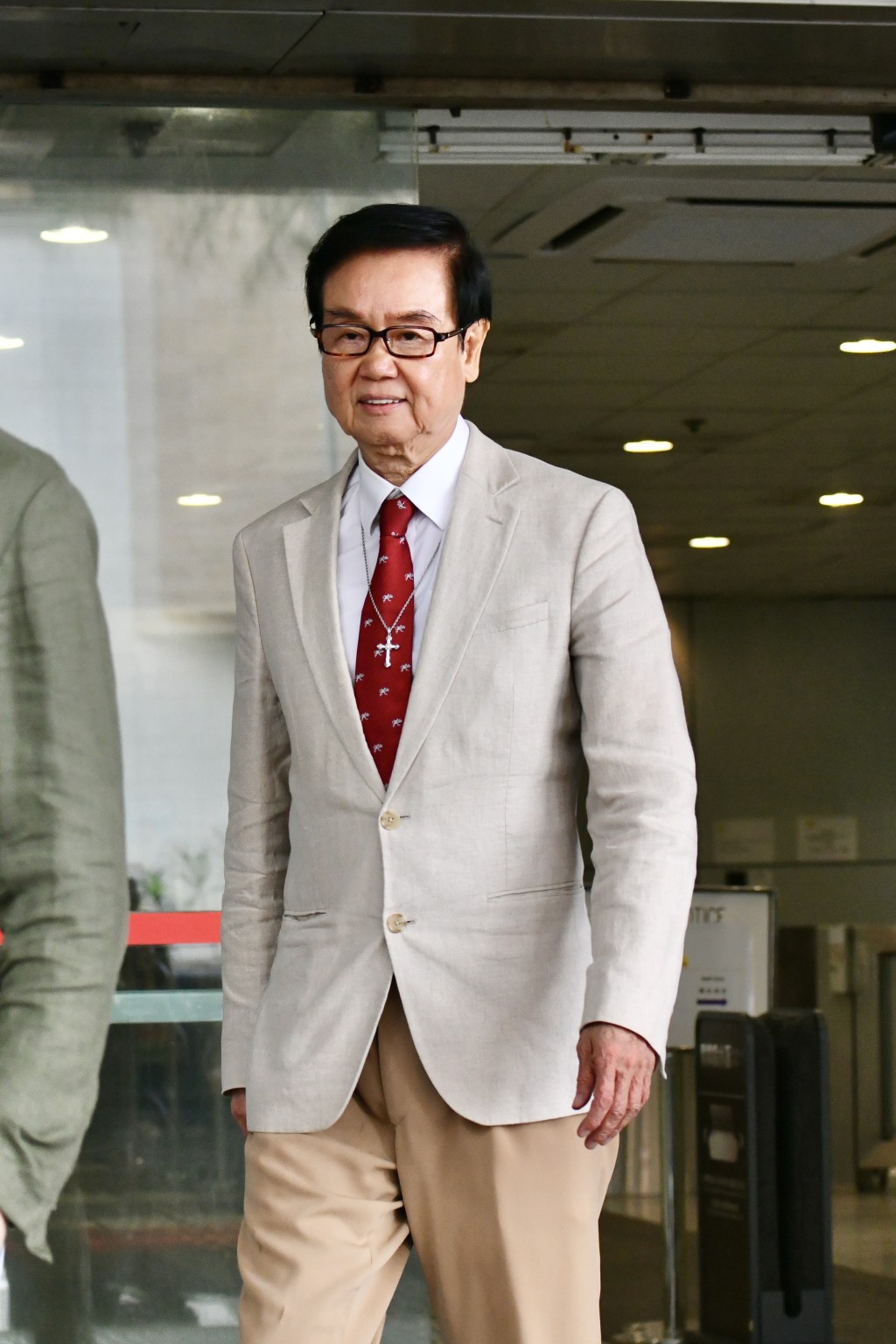 黃百鳴到庭聽判。盧江球攝 黃百鳴到庭聽判。盧江球攝
