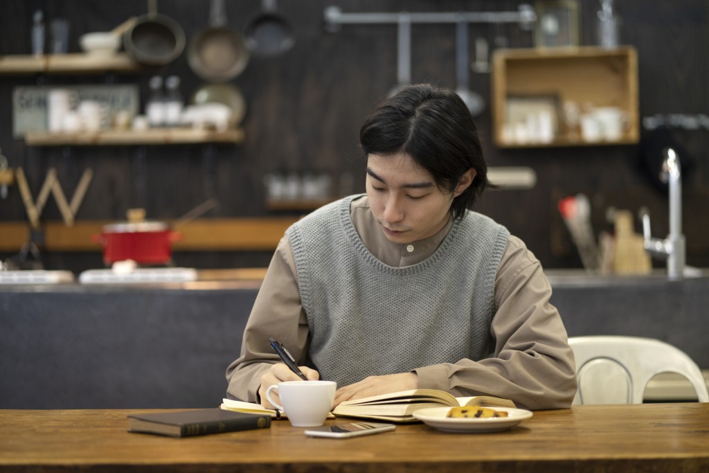 人生是一道数学题,有加有减。今天你付出多了,将来的路就易走多了。(示意图) 人生是一道数学题,有加有减。今天你付出多了,将来的路就易走多了。(示意图)