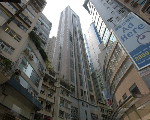 雲咸商業中心中層全層以月租近14萬租出。
