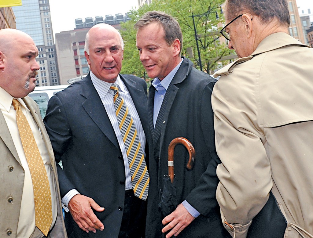 基夫曾多次涉及醉駕，又曾於2009年因襲擊時裝設計師被捕。  