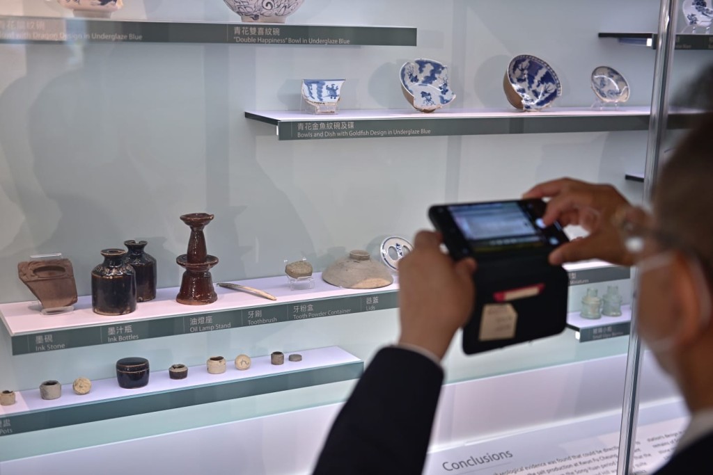 宋皇臺站古蹟遺址總共發現了70萬件文物,並由古蹟辦挑選400件作展品。