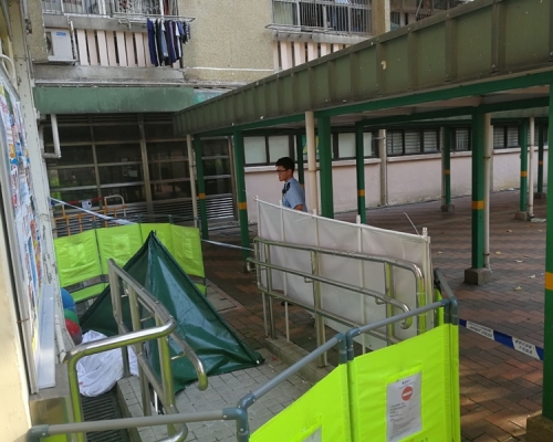 現場為竹園南邨。梁國峰攝