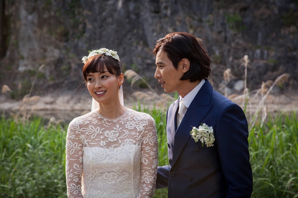 元斌2015年與演員李娜英結婚,同年做埋爸爸。