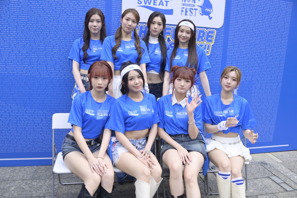 盼Lolly Talk四周年8人合體兼出歌。 盼Lolly Talk四周年8人合體兼出歌。