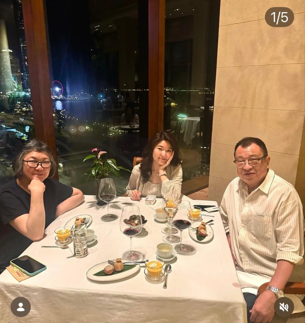 許惠菁不時稱好掛住父親許紹雄。