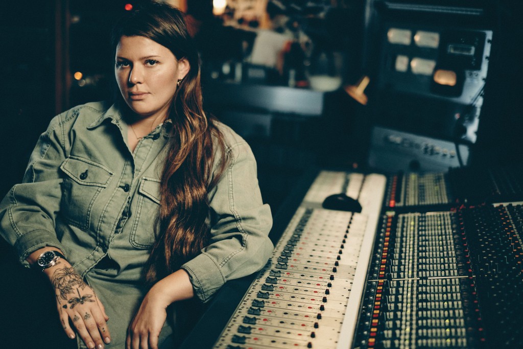 現年28歲的新世代靈魂歌手Yebba是Mark Ronson親自提拔的樂壇新秀之一。 現年28歲的新世代靈魂歌手Yebba是Mark Ronson親自提拔的樂壇新秀之一。