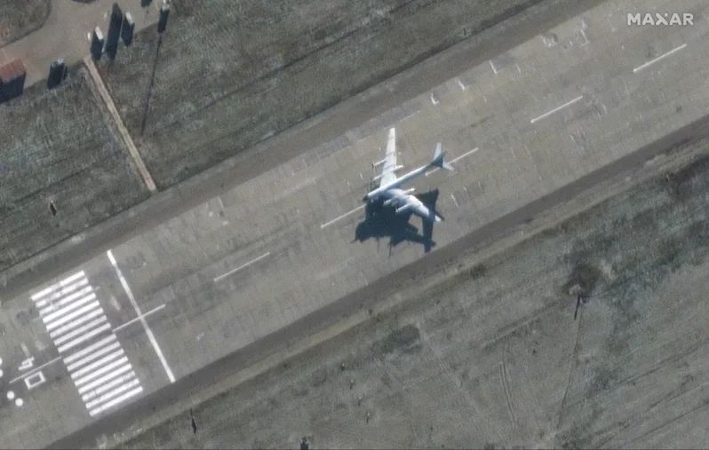 恩格斯空军基地的卫星画面。