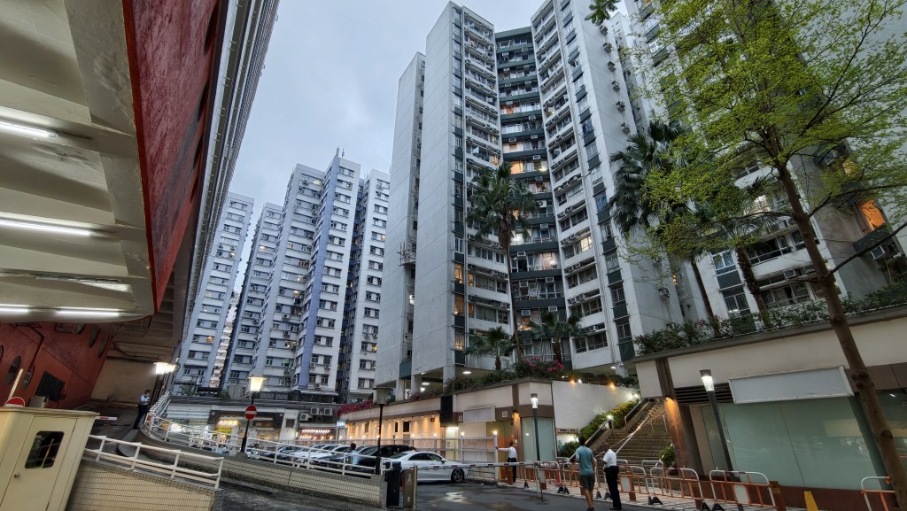 現場為紅磡必嘉街121號黃埔花園一期。