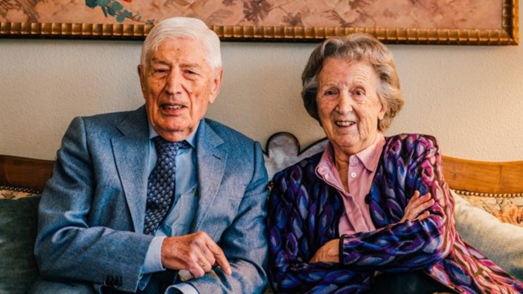 荷兰93岁前首相范阿赫特，与结婚70年的同龄妻子尤金妮已一起接受安乐死。Radboud Universiteit