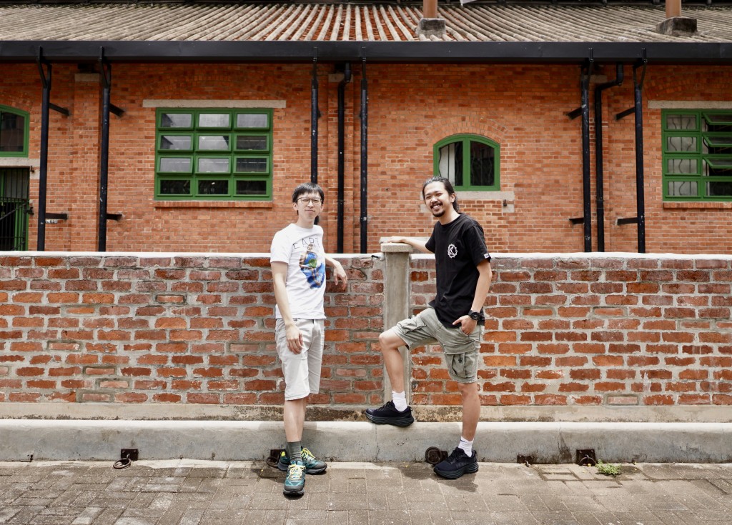 卢宜敬（左）和陈子丰（右）创作了四个设想未来的科幻单元。