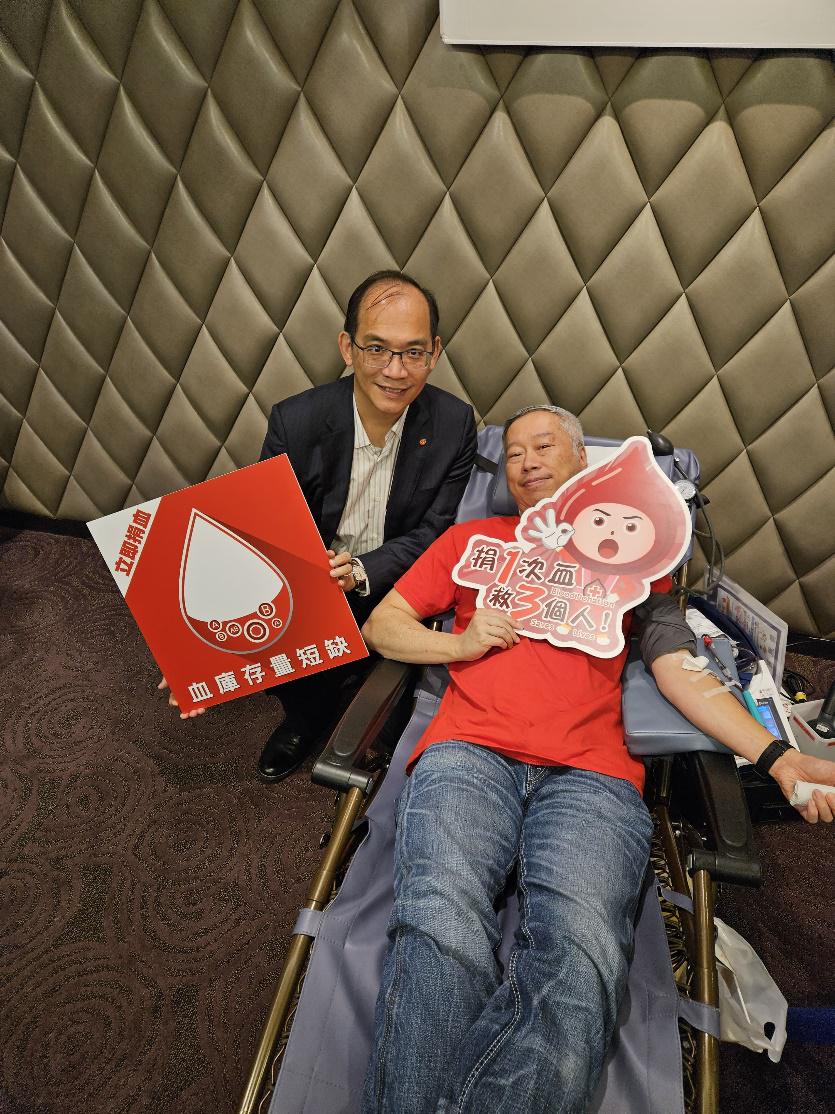 紅十字會行政及醫務總監李卓廣向市民急切呼籲踴躍捐血。