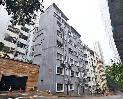 恒基西半山羅便臣道94、94A、96號舊樓獲批強拍令,底價5.221億。