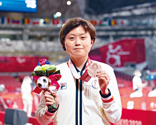 ■初征殘奧的王婷莛，為港奪得本屆殘奧首面獎牌。