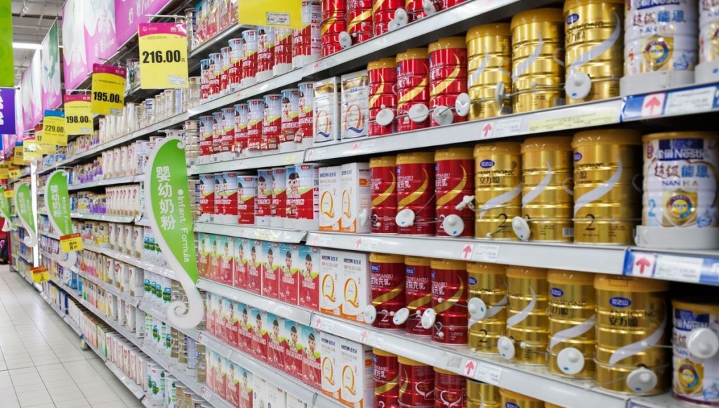 中国奶业进入「寒冬」。