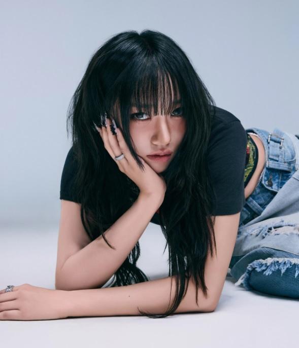 爆料者指MEOVV另一成員Sooin（見圖）慘被尹智允當妹仔咁使。