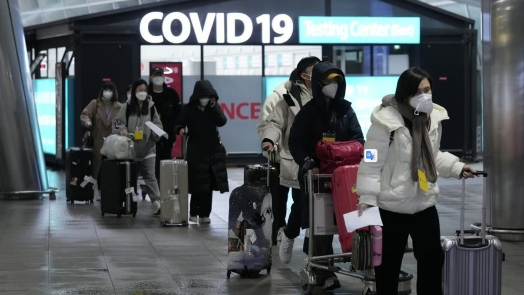 南韓宣布下周一起全面取消公共交通工具「口罩令」。美聯社
