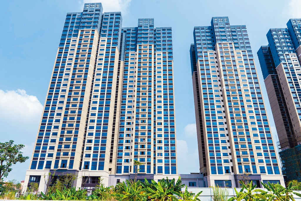 在售單位面積由818方呎起，折實售價約由97萬起。