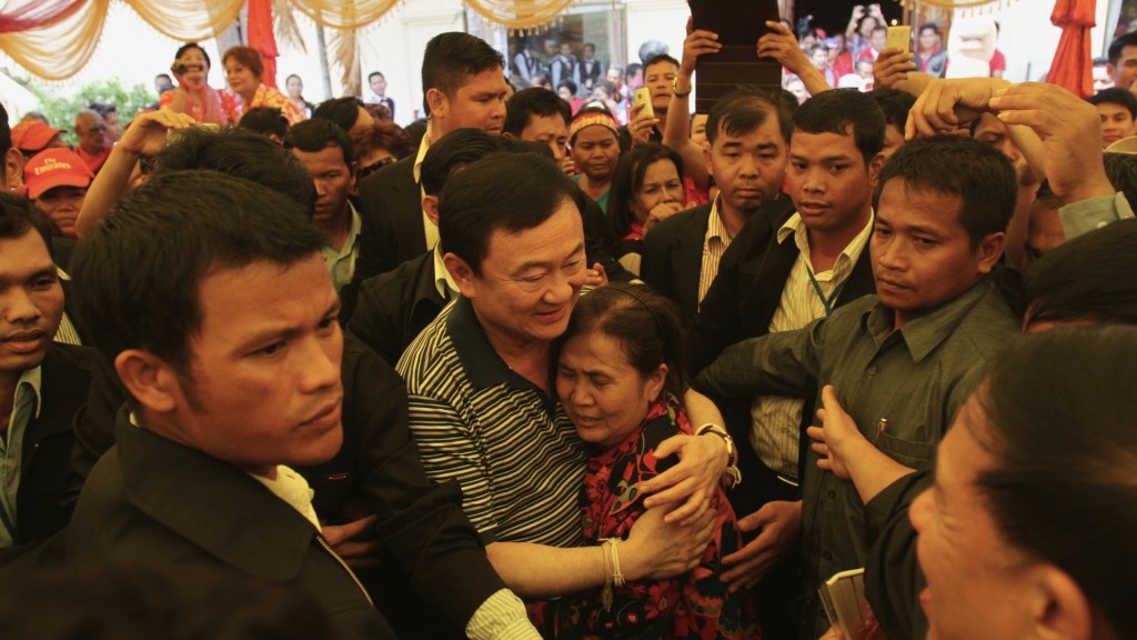 他信於2012年訪問柬埔寨，受民眾熱烈歡迎。 路透社