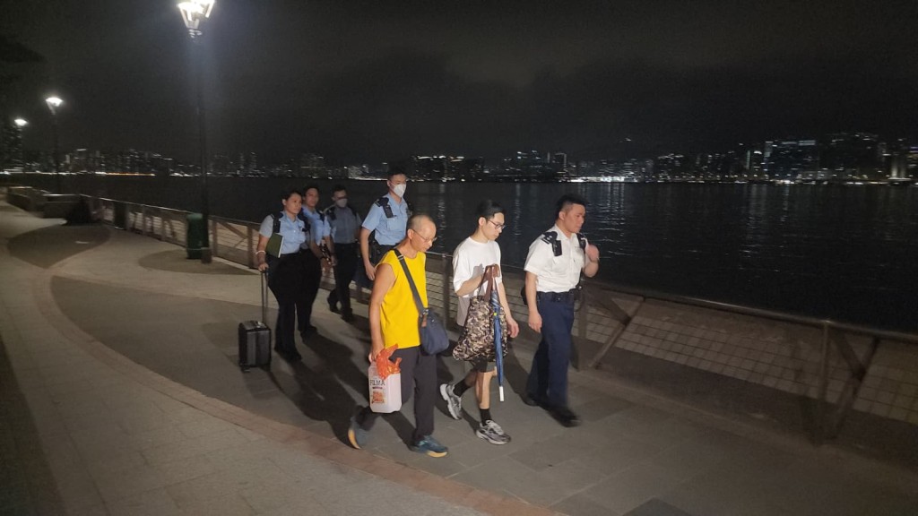 死者親友到場。黎志偉攝 死者親友到場。黎志偉攝
