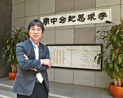 即將退休的賴炳華認為,放寬「化時為科」安排須考慮師生特質,如學校盲目跟風,恐有反效果。