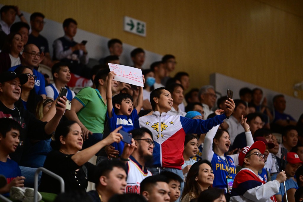  篮球亚洲杯外围赛，港队主场不敌菲律宾。 陈极彰摄