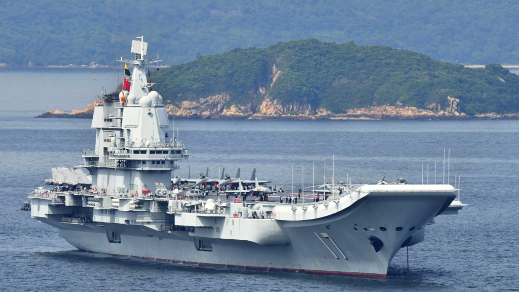 海軍航母山東艦編隊今早抵達本港。盧江球攝