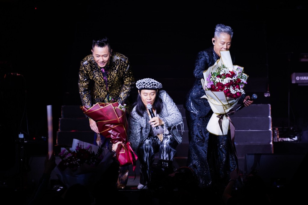 蔡一智感性表示:「《老的辣》請到Wyman(黃偉文)填詞,佢話我哋喺台上經已40年,經歷過好多風風雨雨,係越老越辣。」 蔡一智感性表示:「《老的辣》請到Wyman(黃偉文)填詞,佢話我哋喺台上經已40年,經歷過好多風風雨雨,係越老越辣。」