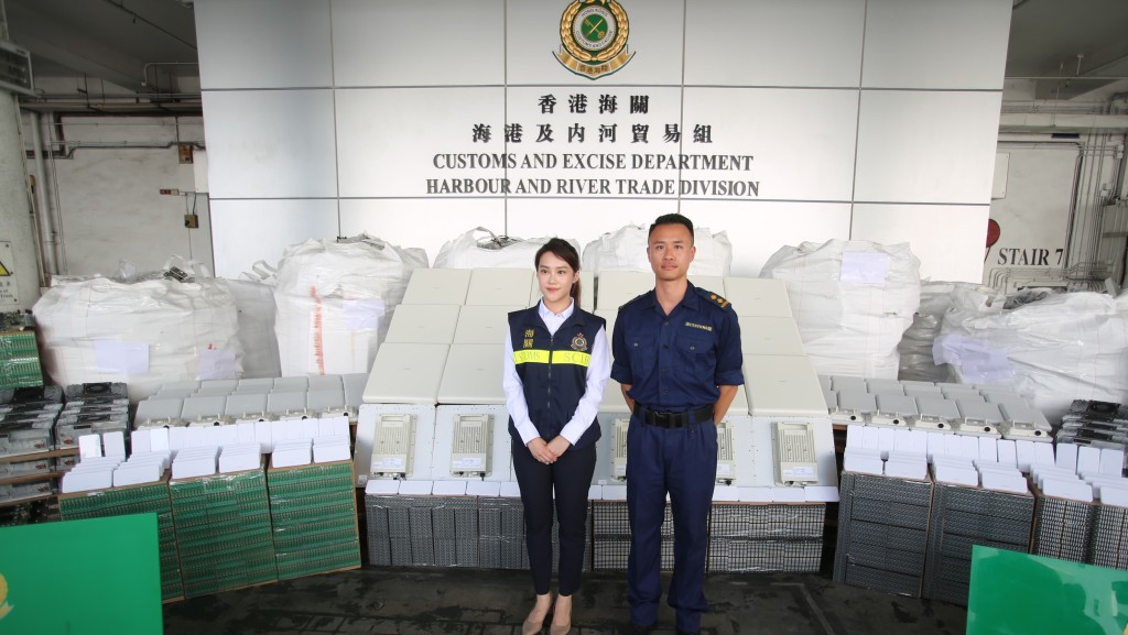 海關偵破遠洋船走私電子產品市值3700萬元。