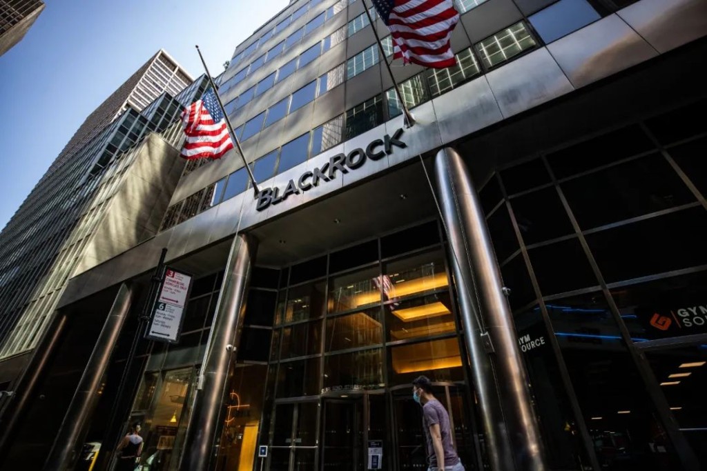 全球資產規模達10萬億美元的貝萊德公司（BlackRock）擬折讓三成出售上海辦公室大廈。