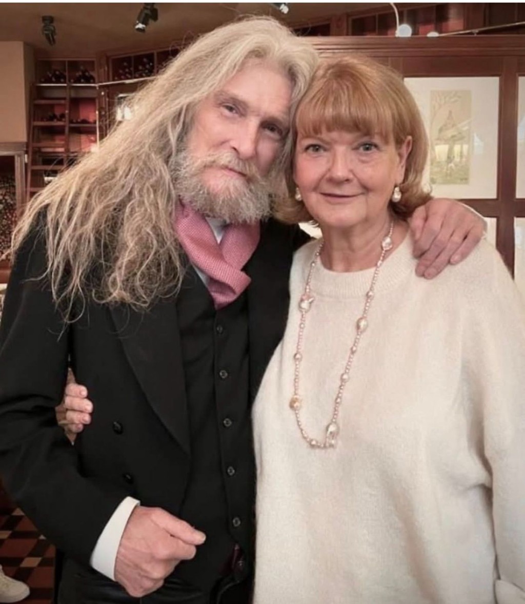 Björn Andrésen與妹妹感情要好。 Björn Andrésen與妹妹感情要好。