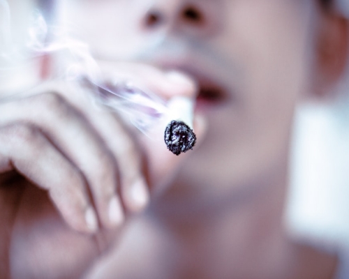 二手煙對非吸煙者確實造成困擾。unsplash示意圖片