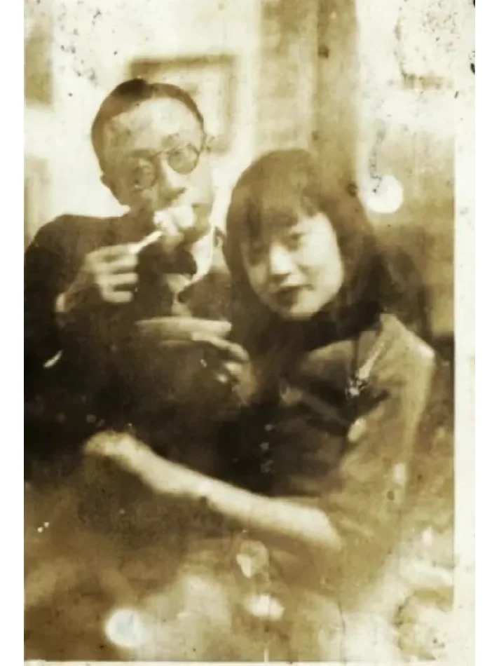 清朝最後皇帝溥儀大婚時,也用山海關汽水奉客。小紅書@中華詩文學習 清朝最後皇帝溥儀大婚時,也用山海關汽水奉客。小紅書@中華詩文學習