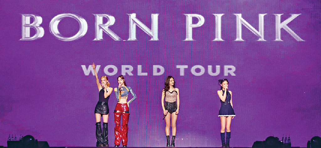 ■BLINKS跟住4位成員合唱，相當震撼。