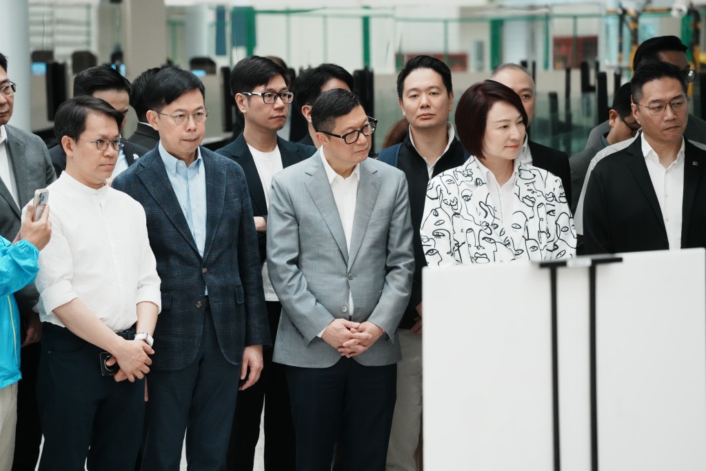 李慧琼指,新模式不僅能為市民帶來最佳的通關體驗,促進兩地交流,更有助推動口岸及創科中心的長遠發展。 李慧琼指,新模式不僅能為市民帶來最佳的通關體驗,促進兩地交流,更有助推動口岸及創科中心的長遠發展。