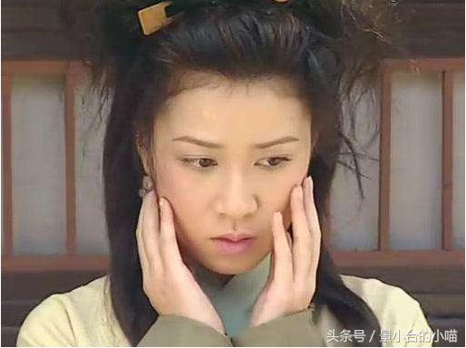 27歲：阿佘在陳妙瑛及向海嵐主演、2002年劇集《無頭東宮》中，客串飾演首次換面後的楚楚。