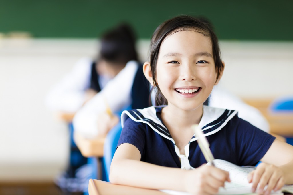 學生要學懂如何分配時間,尤其要面對文憑試的,更要避免因溫習而日夜顛倒、過度操勞。