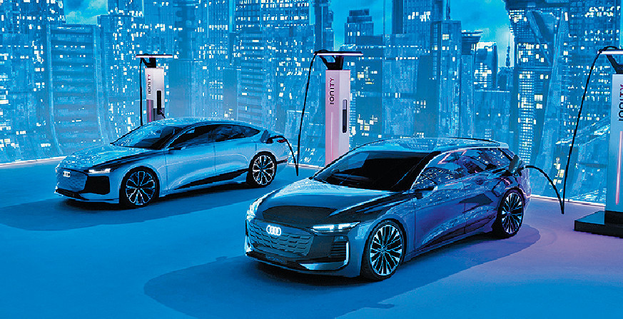 ■A6 Sportback e-tron(左)去年在上海車展發表,相信會跟Avant版一起同步投產。 ■A6 Sportback e-tron(左)去年在上海車展發表,相信會跟Avant版一起同步投產。