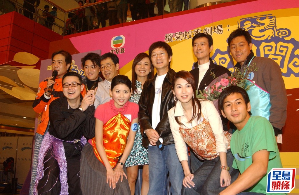 梁雪湄（前右二）拍过不少剧集如《御用闲人》。