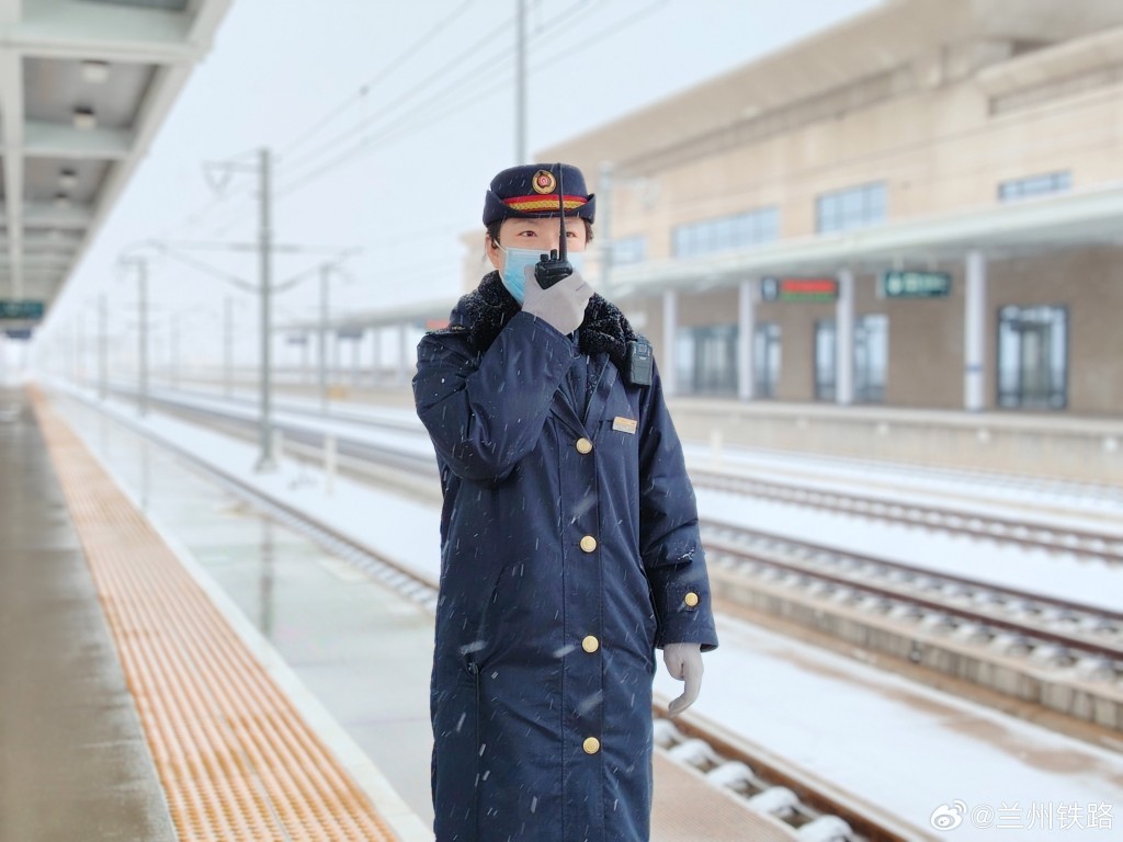 前日（23日），甘肅省多地迎來降雪天氣。（微博）