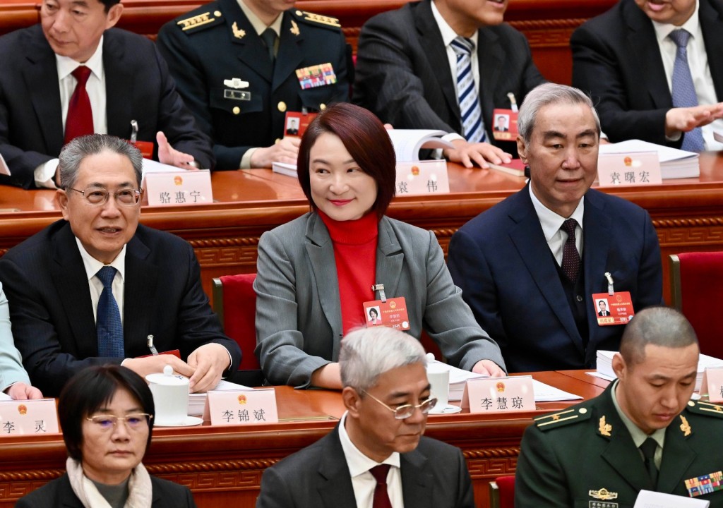 李慧琼引述国家主席习近平的讲话，勉励香港把握机遇，发挥自身优势。