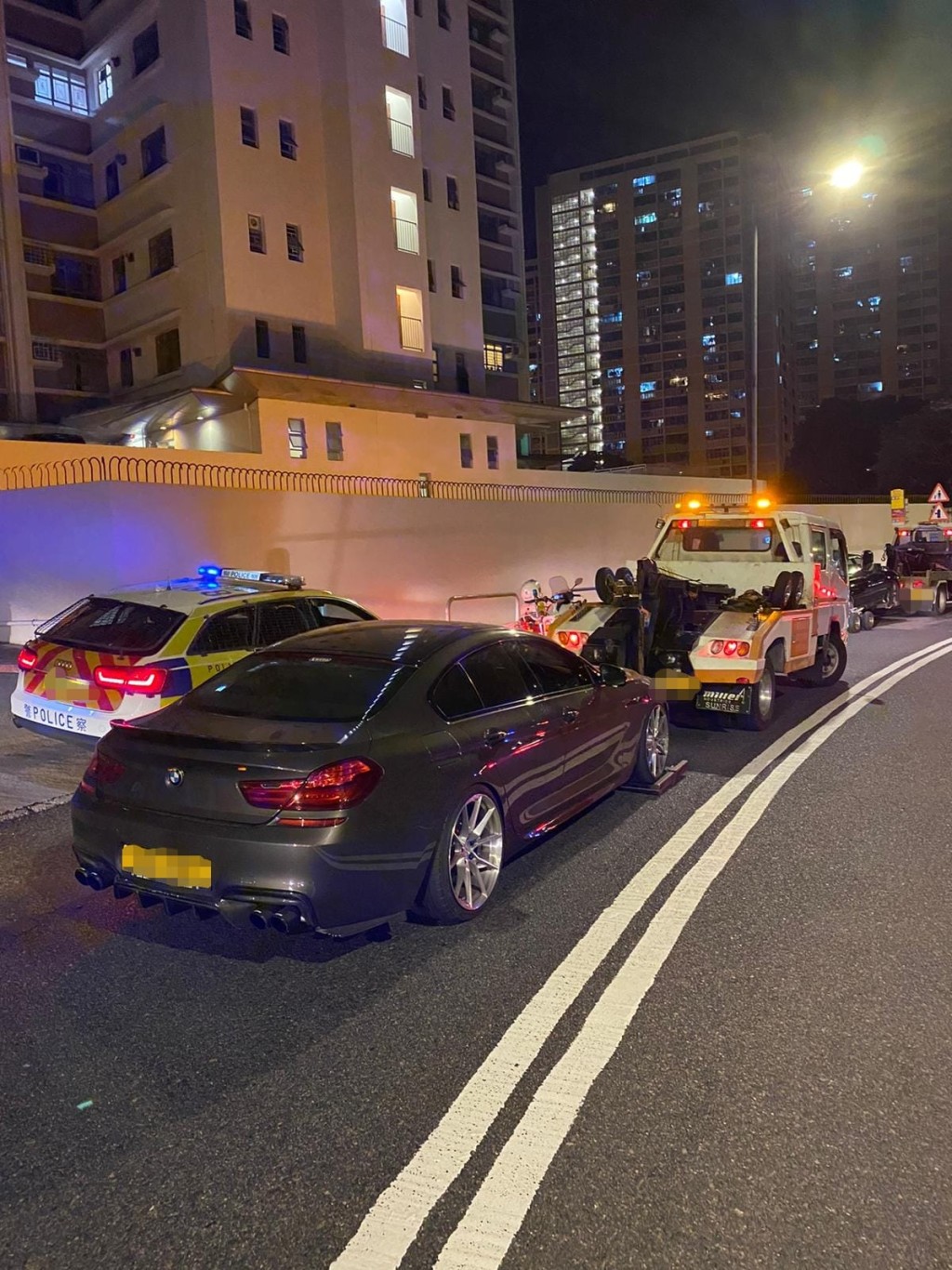 行動中警員截查可疑車輛。圖:警方提供