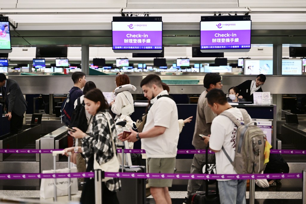 香港快運10月2日香港往來高雄、台中及台北會有多班航班會取消。