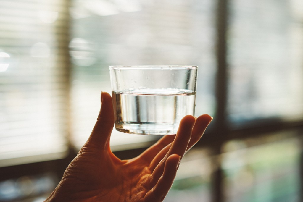 要做到養生，原來連幾點飲水都有學問。Manki Kim / Unsplash 圖片